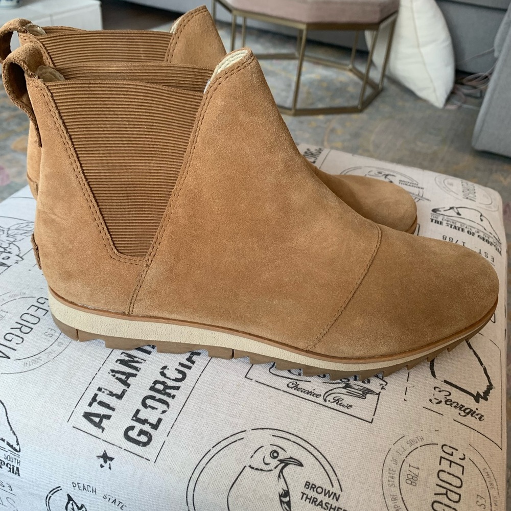 Sorel women 9.5 wedge boot